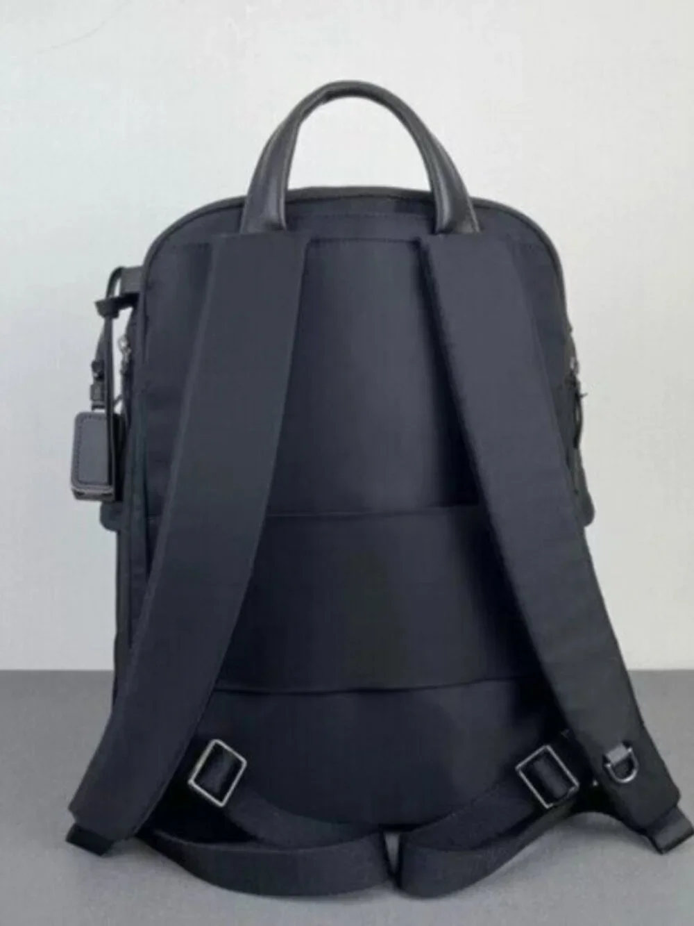 🍒🍒TUMI Voyageur Montana Backpack Black/Gunmetal - beautiful like-new condition - Picture 8 of 10